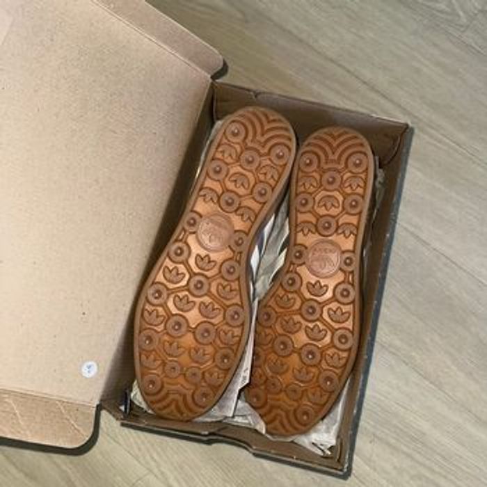 Basket Adidas Gazelle Indoor en cuir Taille 43 Argenté Neuves - photo numéro 10