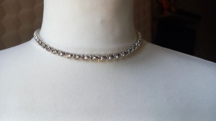 Collier fantaisie, brillants serties