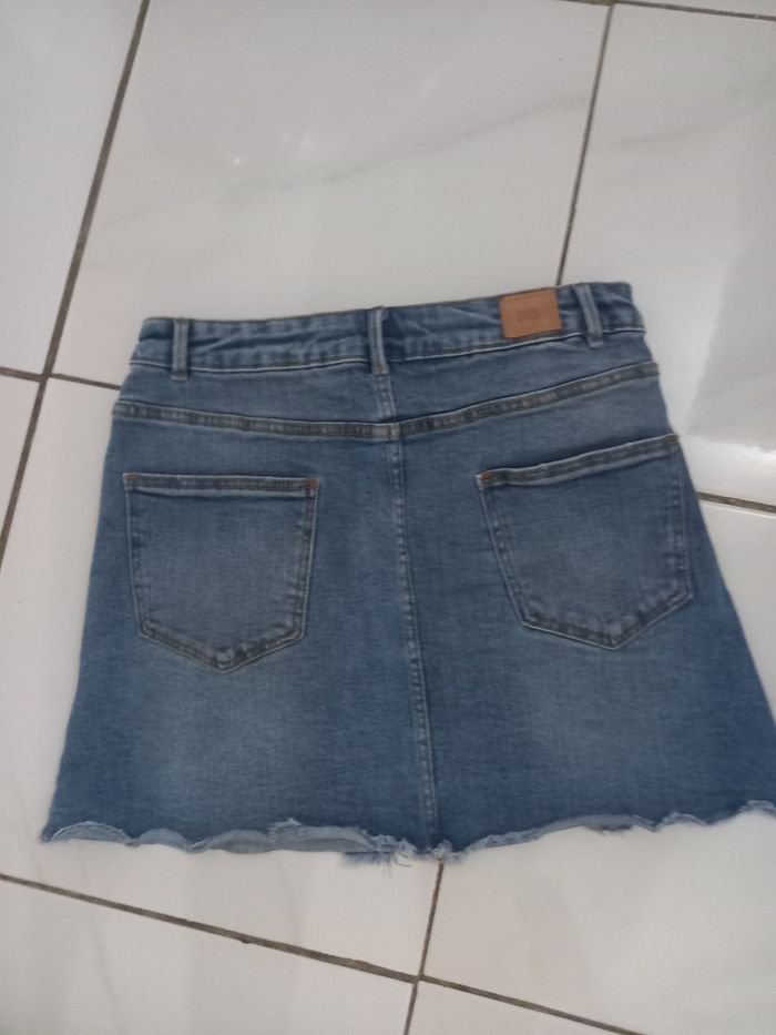 Jupe jen fille zara taille 11/12 ans couleur bleu clair en coton poches devant et arriere - photo numéro 3