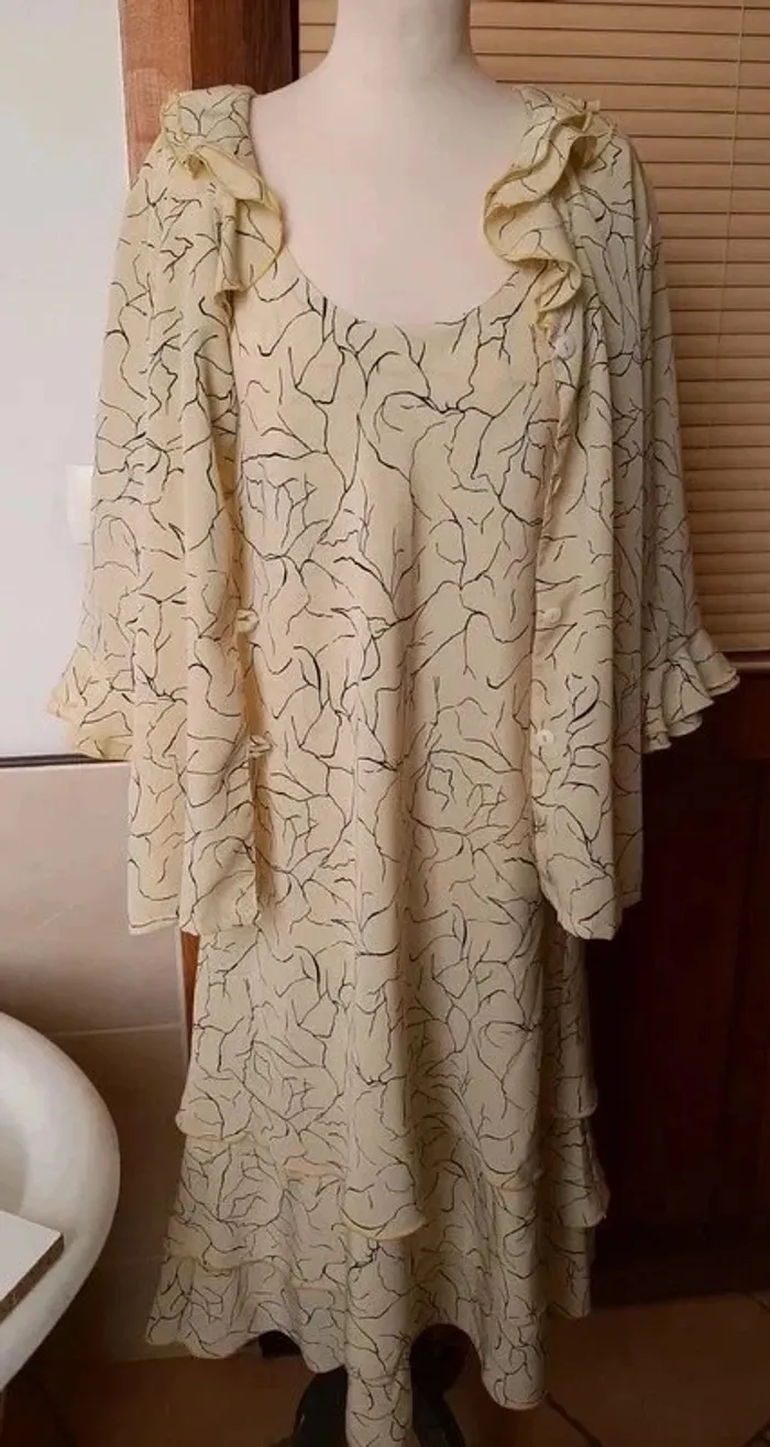 Ensemble robe tailleur jaune Taille 4/XXL Made in France 🇨🇵 - photo numéro 3