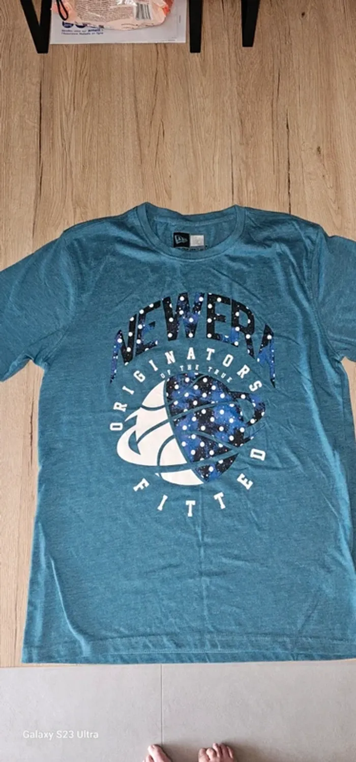 Tee shirt manches courtes new era taille M homme neuf sans étiquette