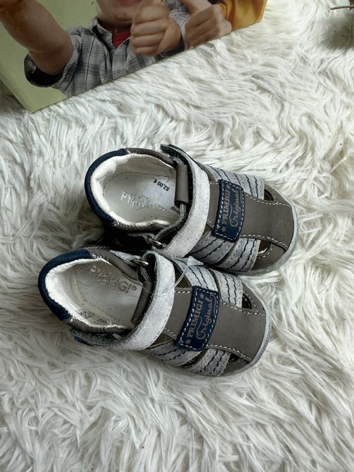 Paire de chaussures Primigi taille 18 - photo numéro 3