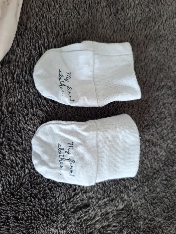 Lot naissance bonnet et moufles - photo numéro 3