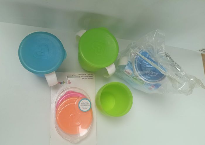 Lot tasse munchkin miracle 360 avec couvercles - photo numéro 2