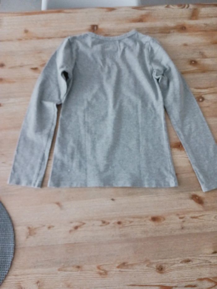 vends sweat levis taille 8 ans fille - photo numéro 2