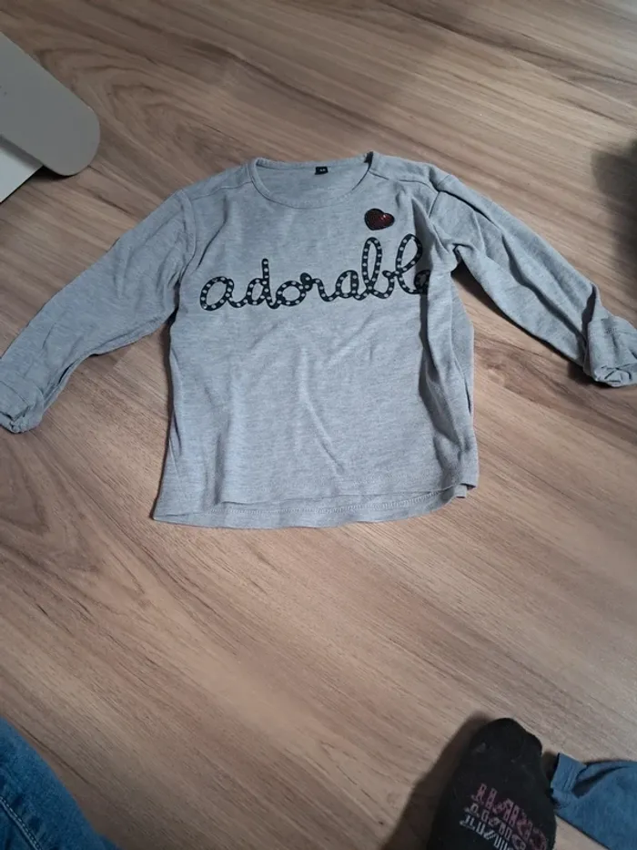 Lot 2 t-shirt manche longue fille taille 5 ans - photo numéro 2