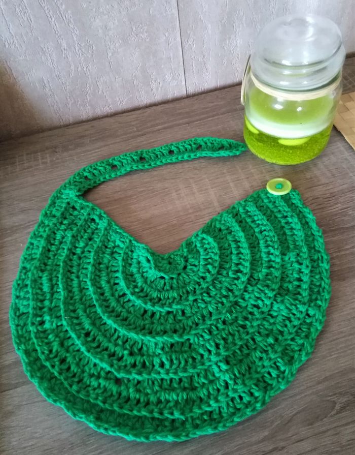 le bavoir en coton vert - photo numéro 2
