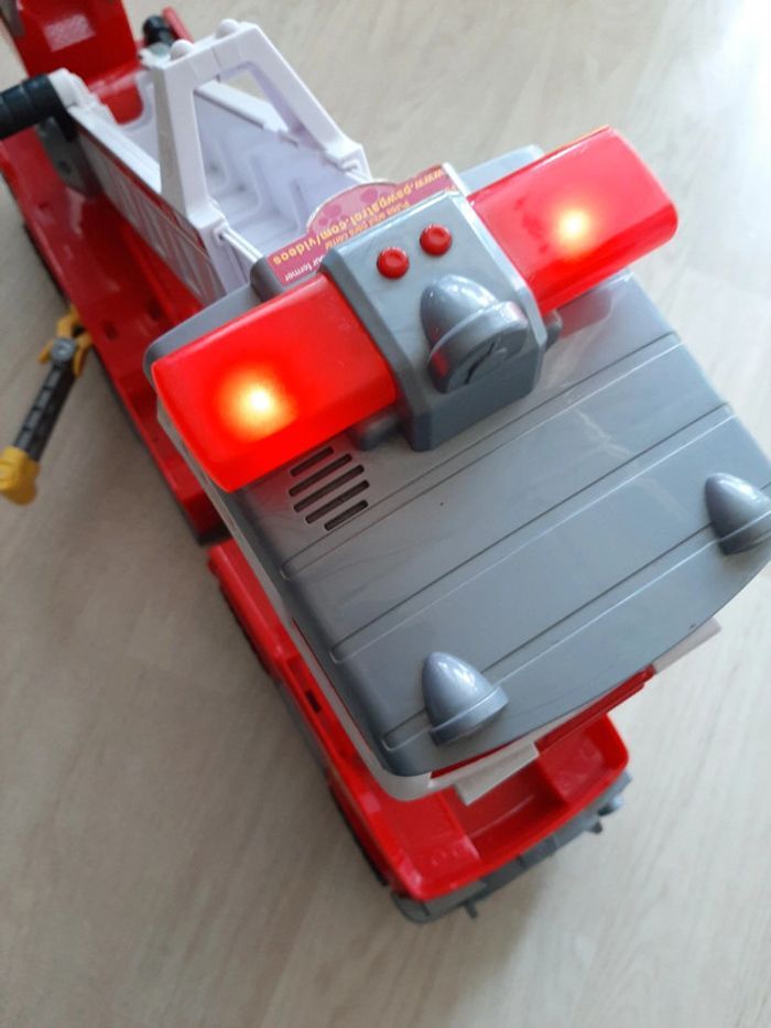 Camion De Pompiers Ultimate Rescue - photo numéro 7