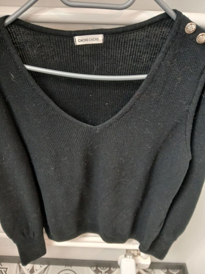 Pull femme  encolure en V,  boutons sur les épaules - photo numéro 4