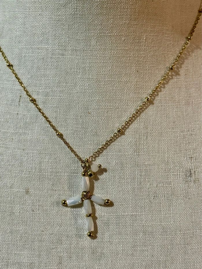 Collier réglable acier inoxydable or croix xl perles nacrés