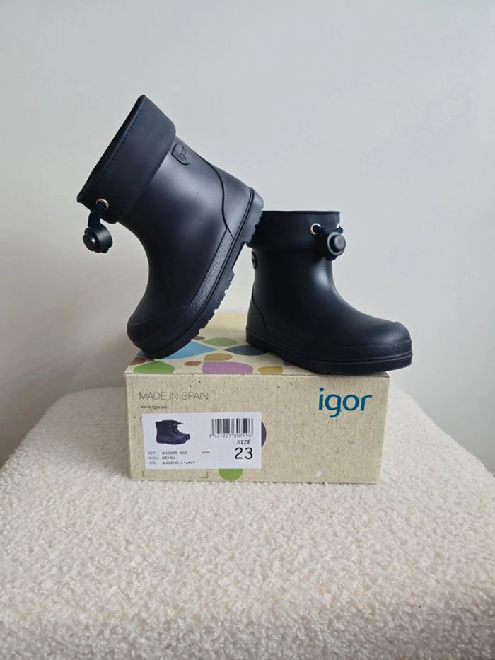 p.23 Igor Barefoot botte de pluie