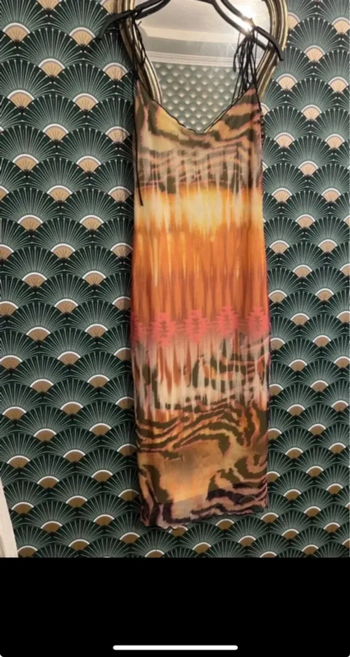 Belle robe résille tulle taille L - photo numéro 3