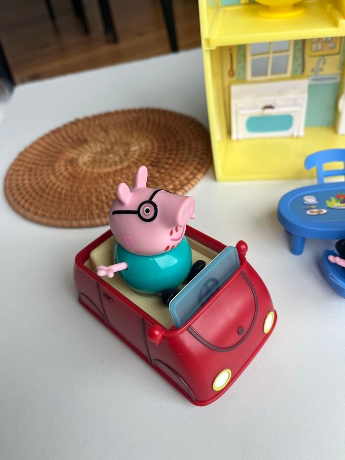 Maison peppa piG + voiture - photo numéro 2