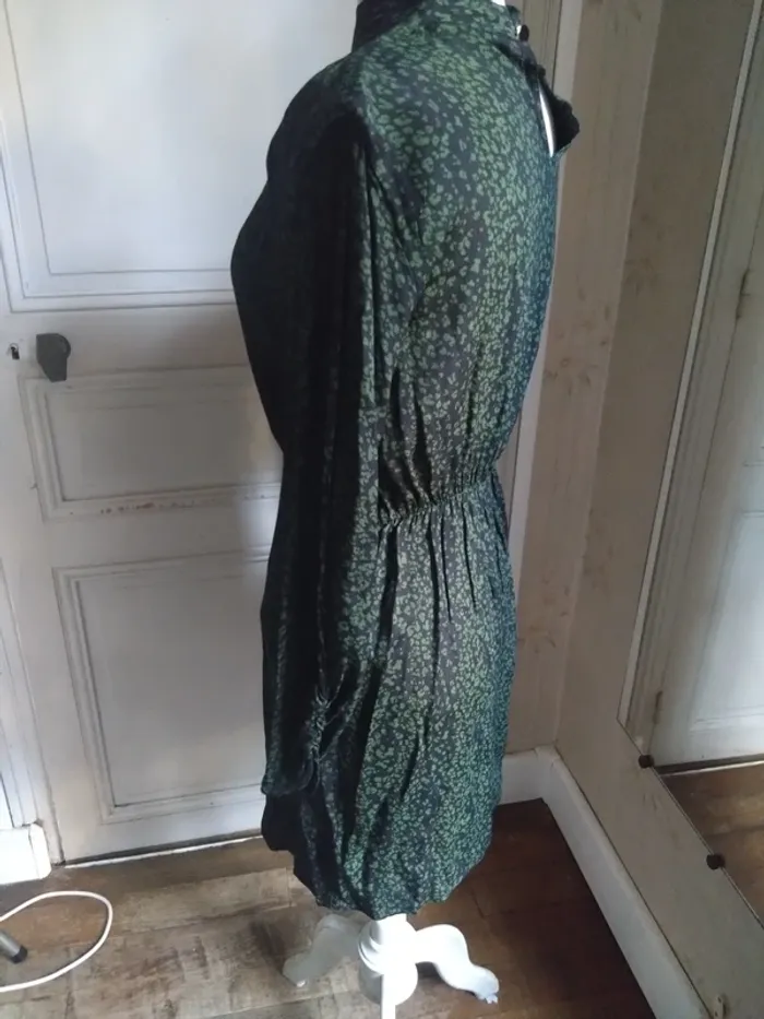 Robe courte La Petite Étoile noire à motifs verts T36 automne - photo numéro 4