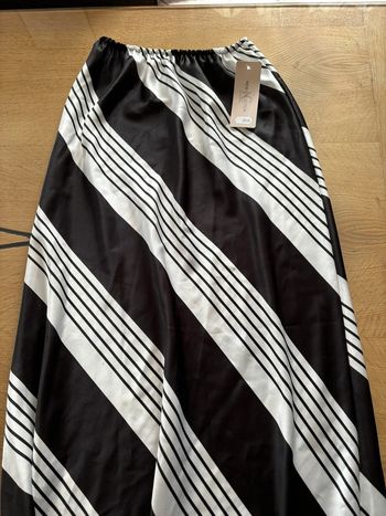 Jupe longue neuf noir et blanc Taile unique