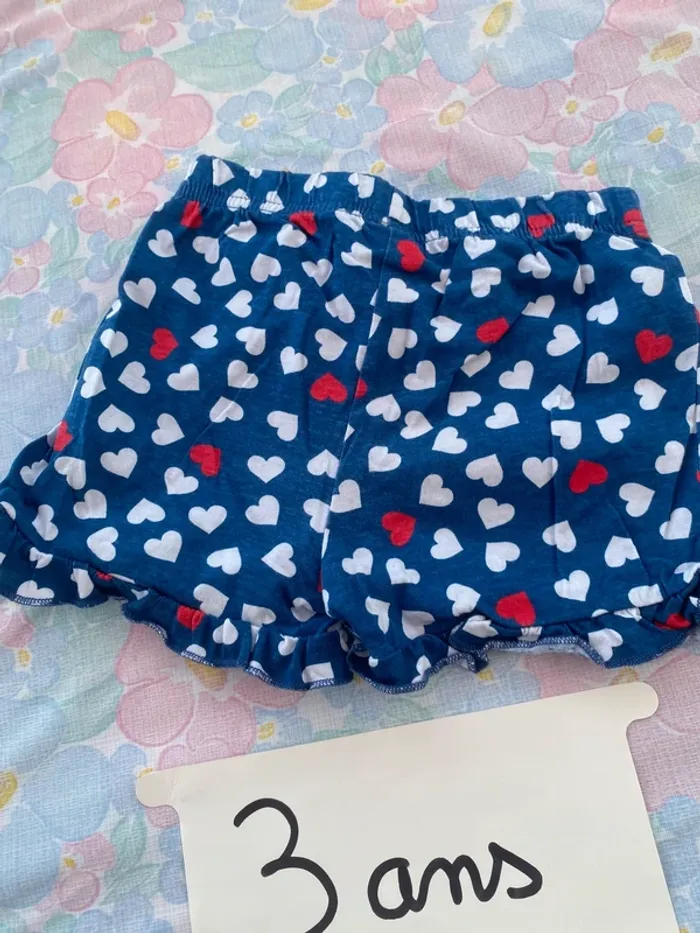 Très beau short léger 3 ans - photo numéro 4