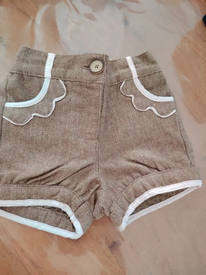 Short epais