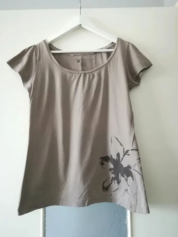 Lot 2 t-shirts taille L - photo numéro 2