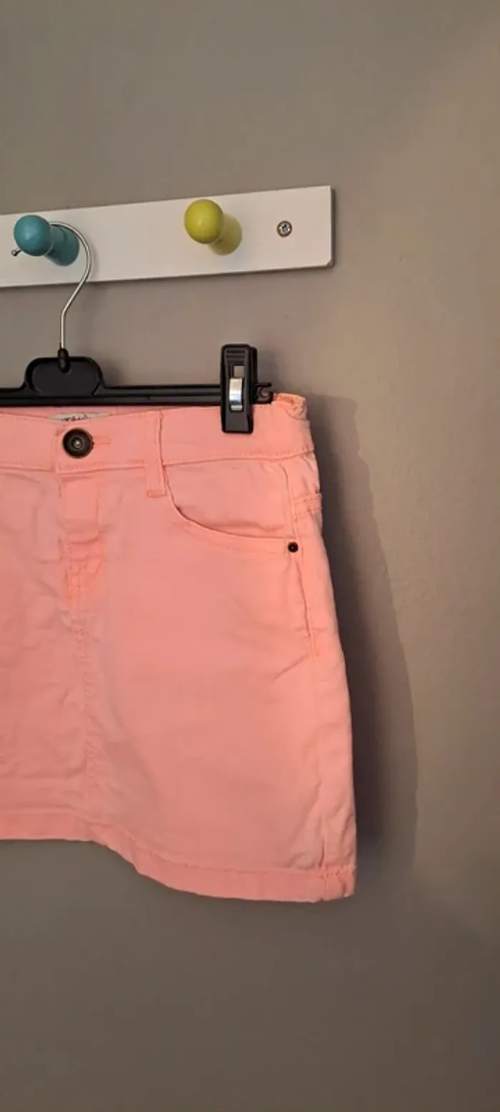 Jupe courte orangée - Marque Vitamine - Taille 12 ans - Très bon état. - photo numéro 3