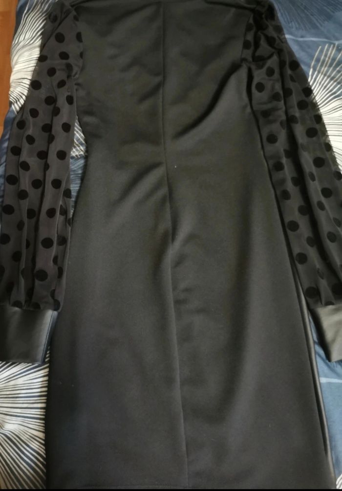 Robe noire - photo numéro 2