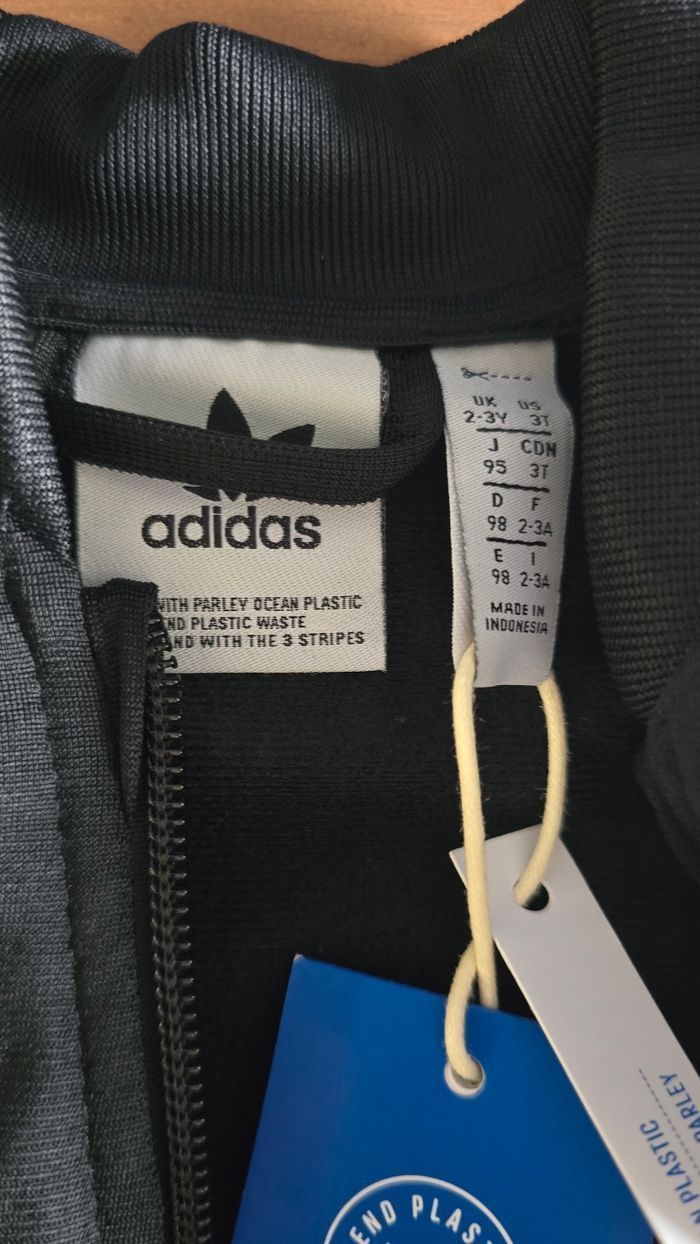 NEUF (non porté) 🏷🥰🤩 survêtement ADIDAS unisex 3 ans 🥰🤩(ferme) - photo numéro 8