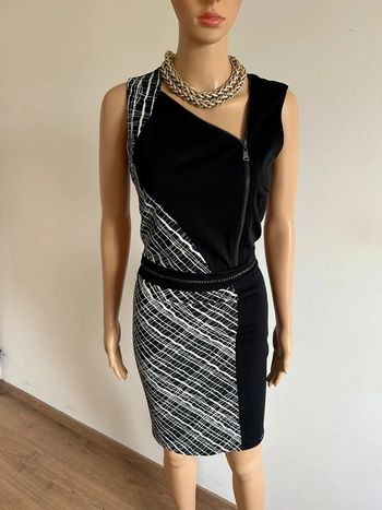 Robe noire et blanche sans manches Jus d'Orange taille 2 jamais portée