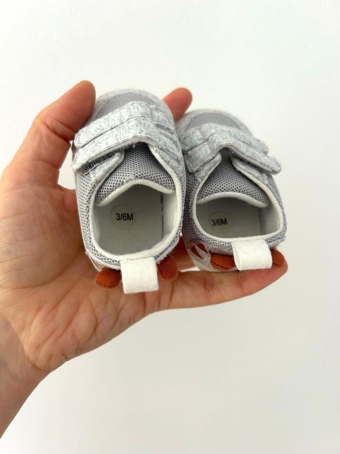 Lot chaussures bébé fille taille 3/6mois - photo numéro 5