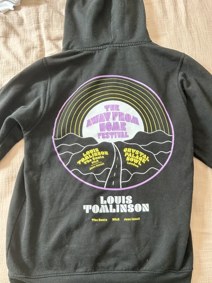 Louis Tomlinson Merch Away from home festival - photo numéro 3