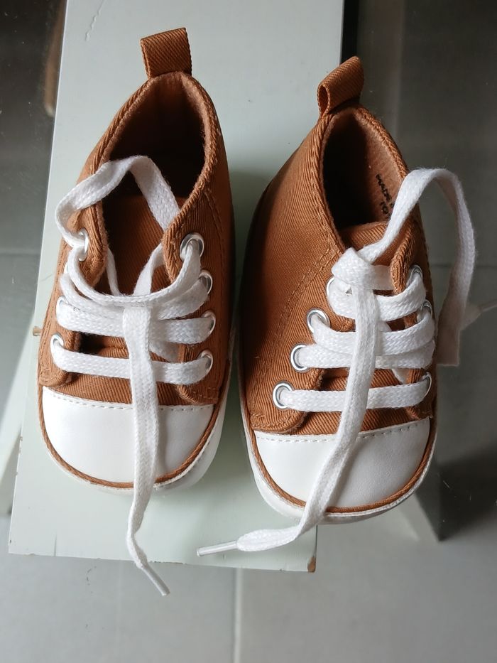 Lot Chaussures bébé 3/6 mois - photo numéro 4