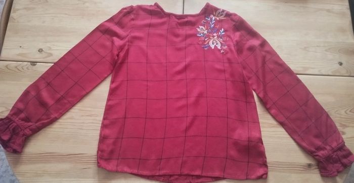 Très jolie blouse à carreaux rouge
