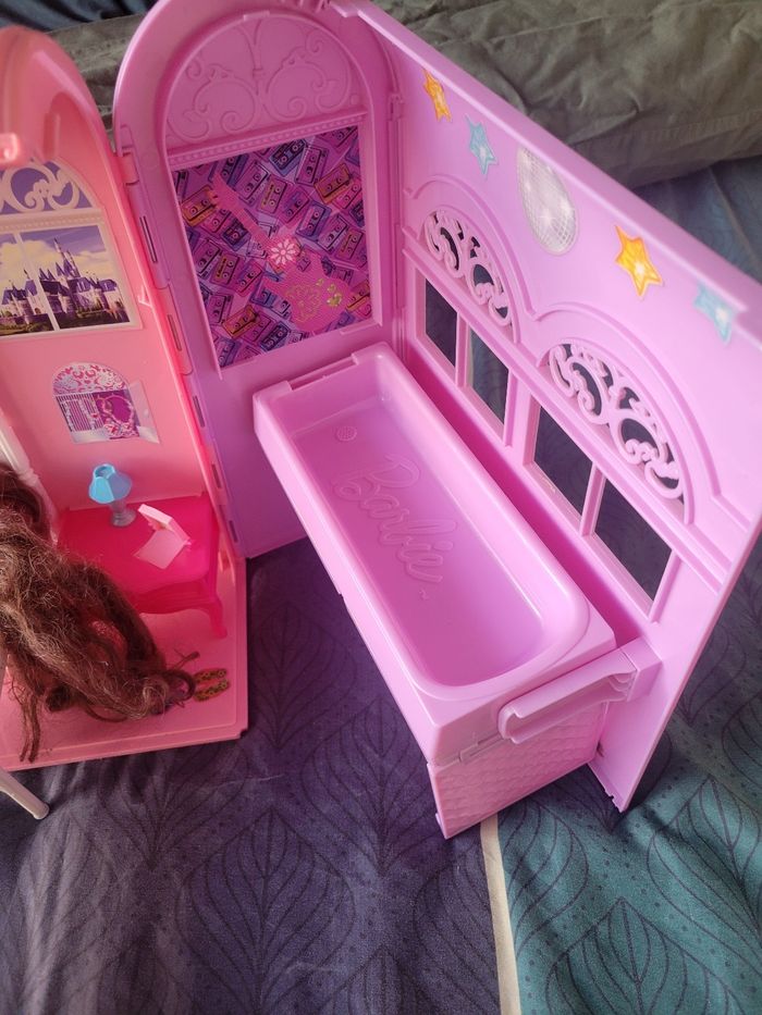 Maison de Barbie transportable - photo numéro 3