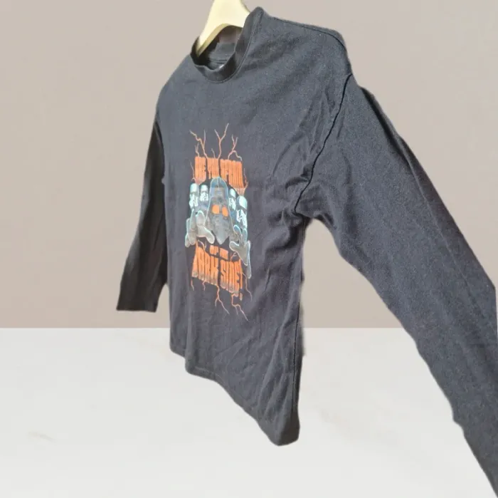Superbe t-shirt à manches longues noir - Star Wars - Taille 8 ans - photo numéro 2