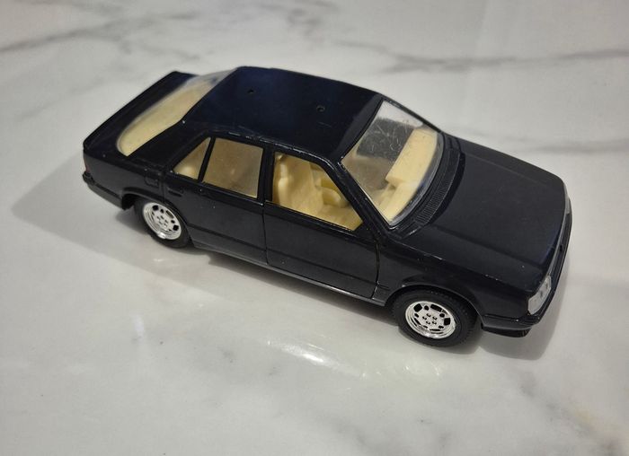 Voiture collection Mira ref 1018 Renault 25 GTX gris foncé 1/25 - photo numéro 4