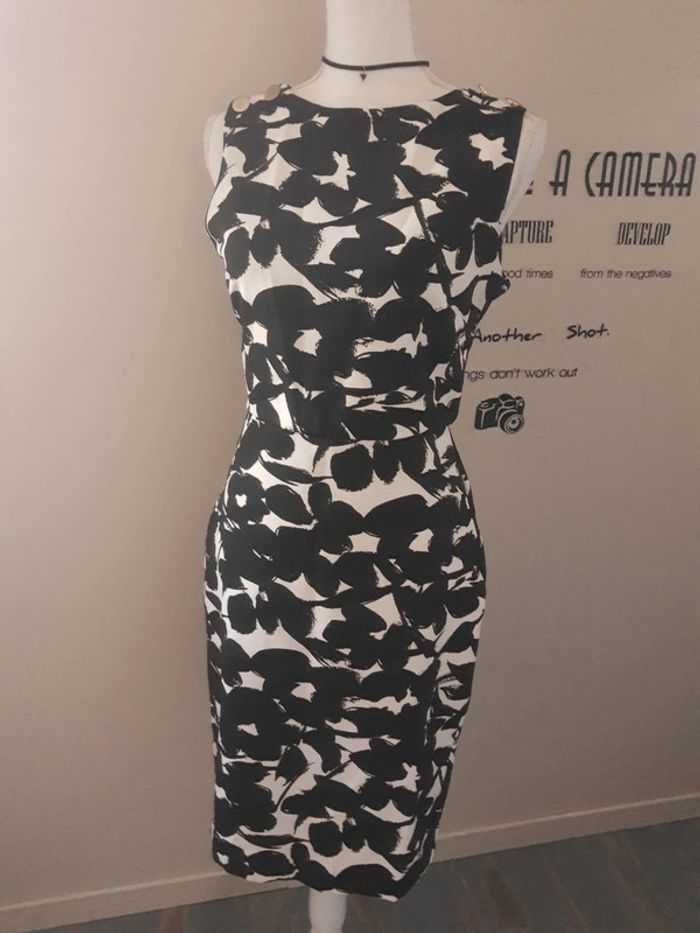 Robe chic sans manches imprimée noir et blanc Camaïeu taille 2