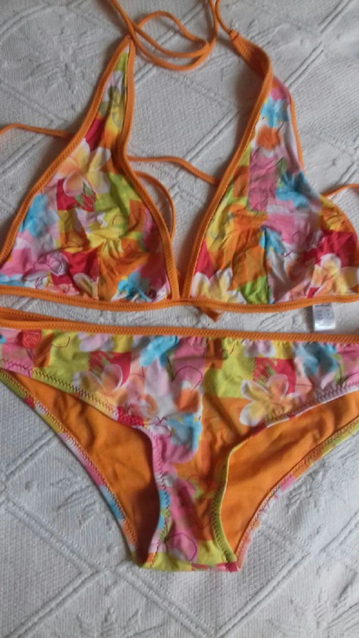 Maillot de bain 2 pièces orange fleuri taille 44