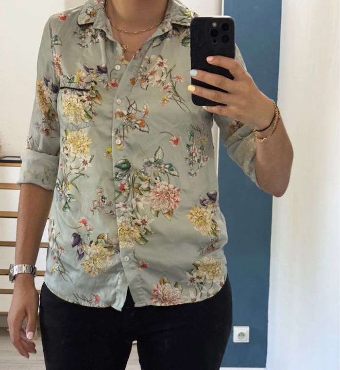 Blouse fleurie édition limitée Kiabi taille M peu porté - photo numéro 2