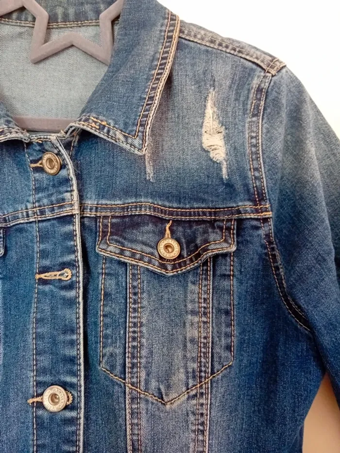 Veste en jeans effet usé taille L/40. - photo numéro 3
