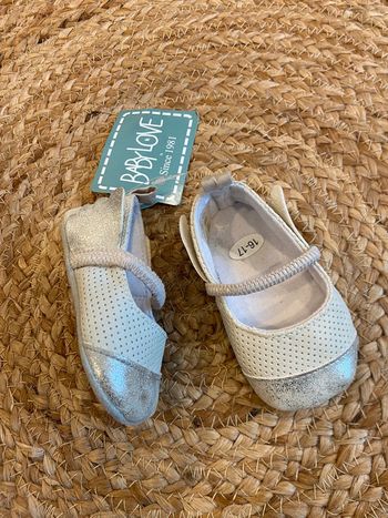 Chaussures bébé fille taille 16 Baby Love