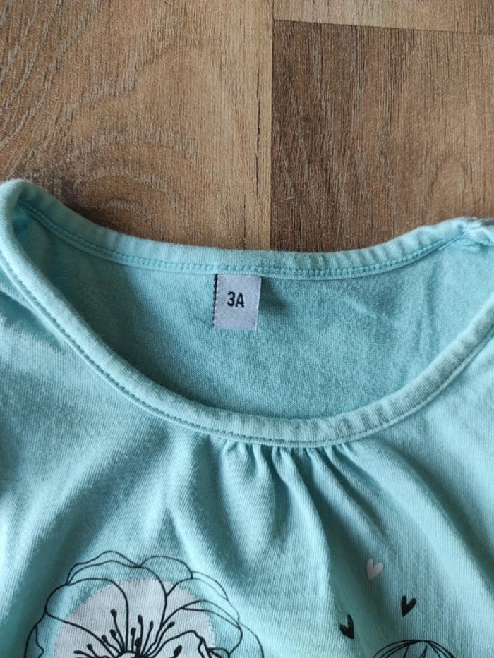 Tee-shirt 3 ans en TBE - photo numéro 4