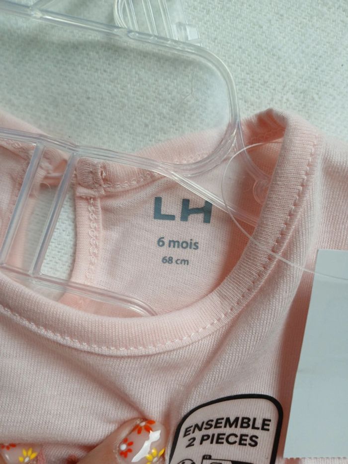 Ensemble short et tee shirt - photo numéro 2
