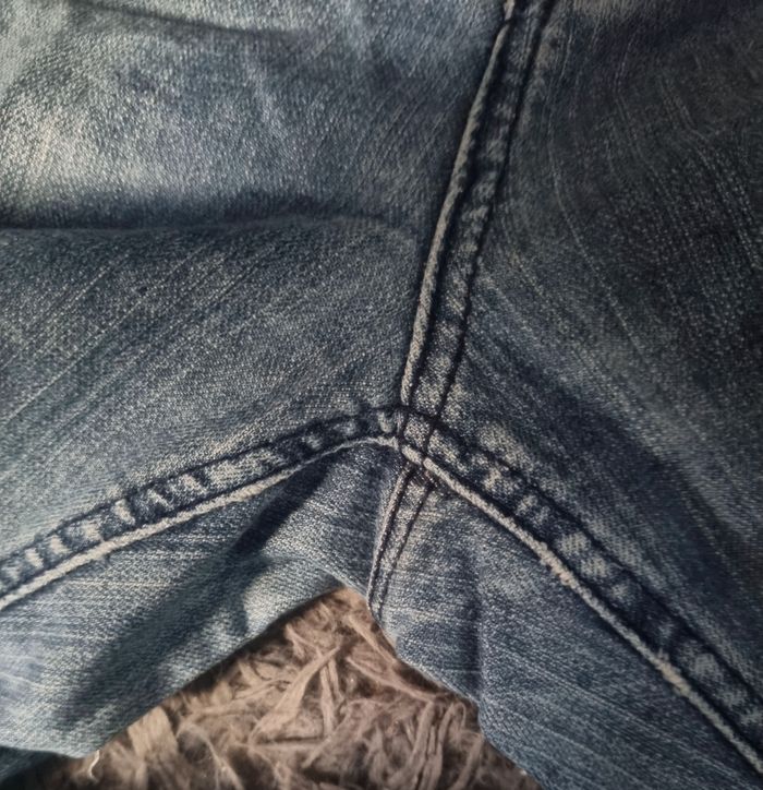 Jean avec fleurs brodée taille 48 Kiabi - photo numéro 8