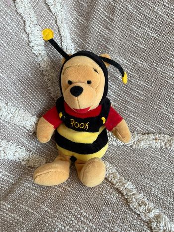 Peluche doudou Disney Winnie l’ourson déguisement d’abeille très bon état