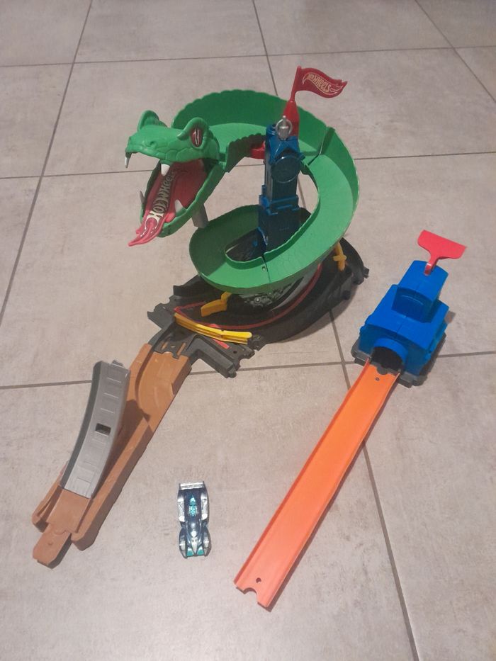 Hot wheels City Cobra Crush playset - photo numéro 2