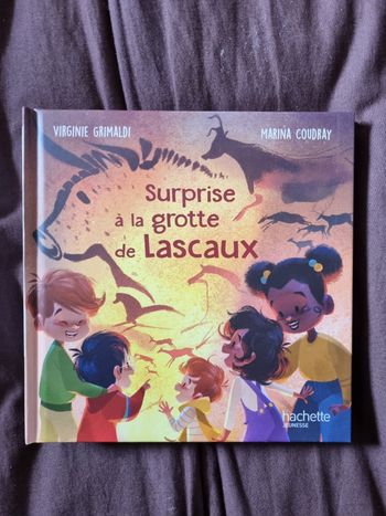 Livre Surprise à la grotte de Lascaux