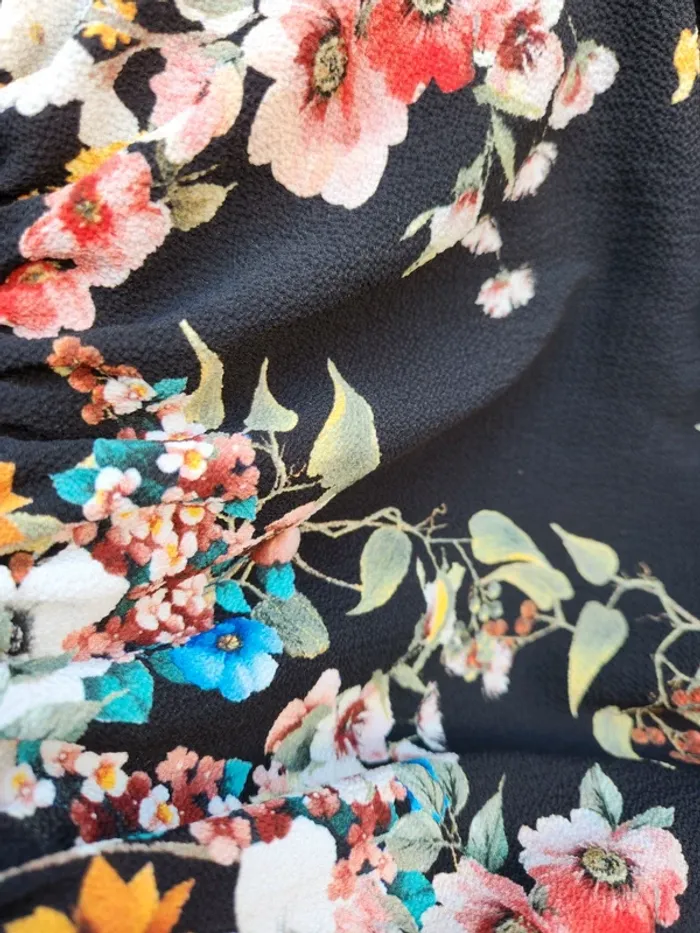 Combi-short femme à fleurs – Épaules dénudées – Taille S/M – Tissu premium - photo numéro 4