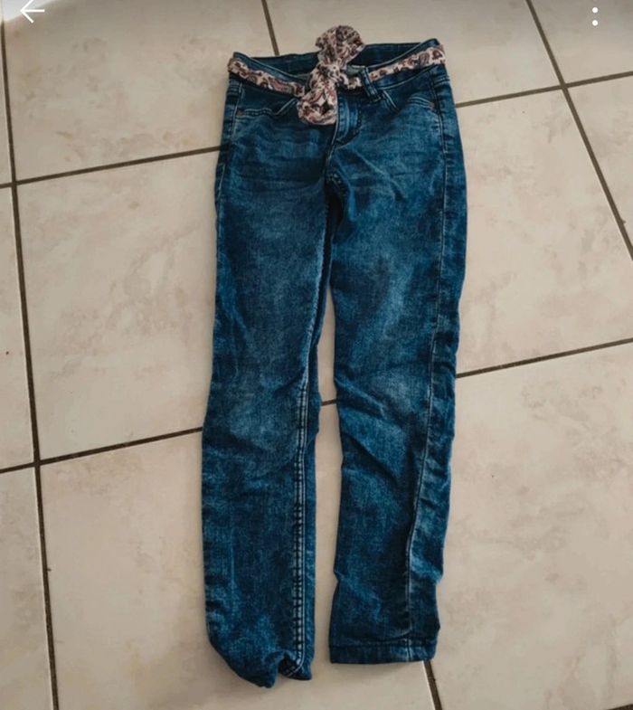 Jean avec ceinture foulard