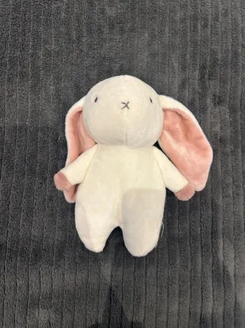 Petite peluche lapin