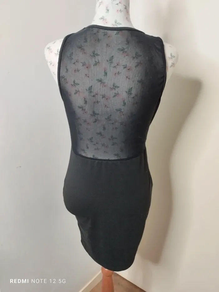 Jolie robe Noire taille M - photo numéro 3