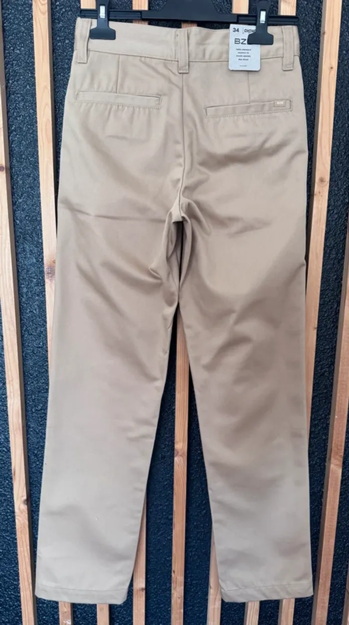 Chino BZB - Coupe Droite Classique - Beige - Taille 34 / S - Neuf avec Étiquette - Valeur 15€ - photo numéro 4