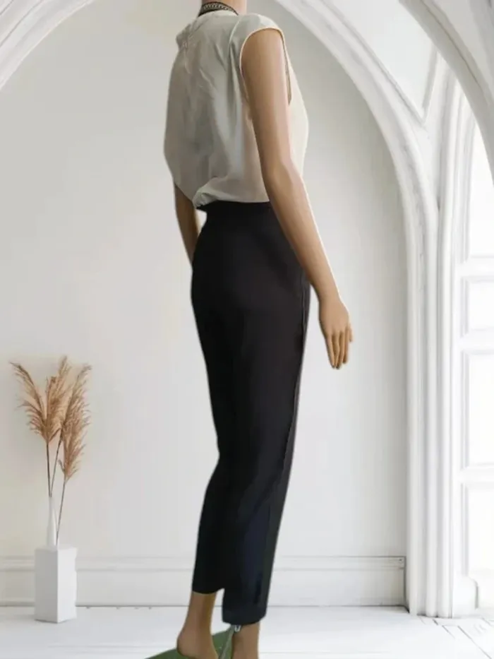 Combinaison sans manches M&W collection ,col ouvert,coupe fuselé ,taille mi-haute - photo numéro 4